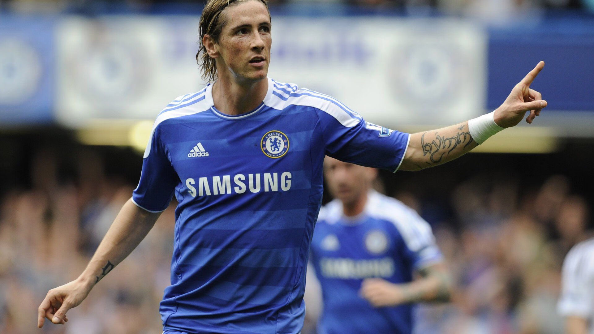 “意甲老牌强队奋勇追赶，比赛精彩纷呈”，意甲老大