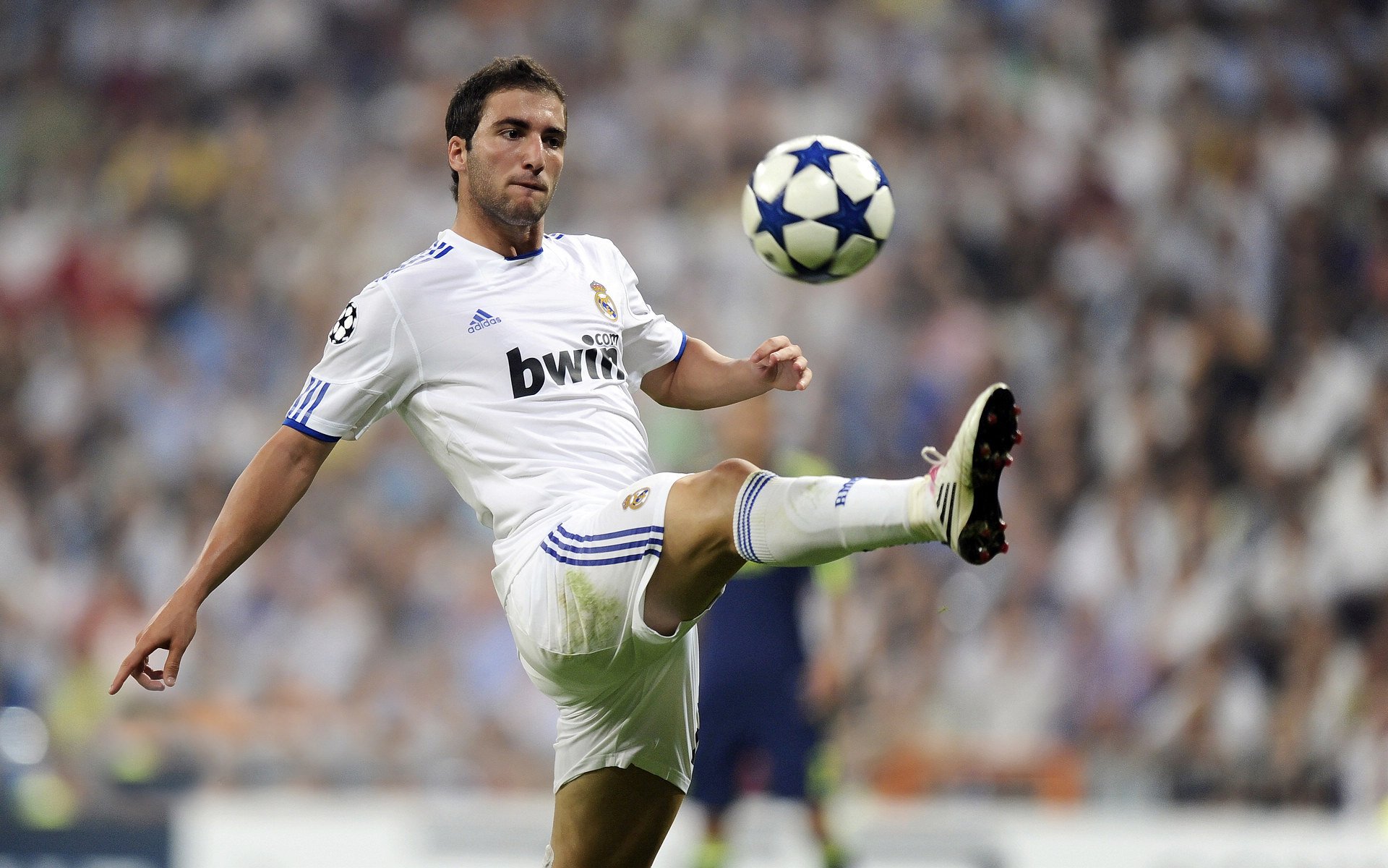 国足比赛战术多变,实力不断增强,国足的比赛